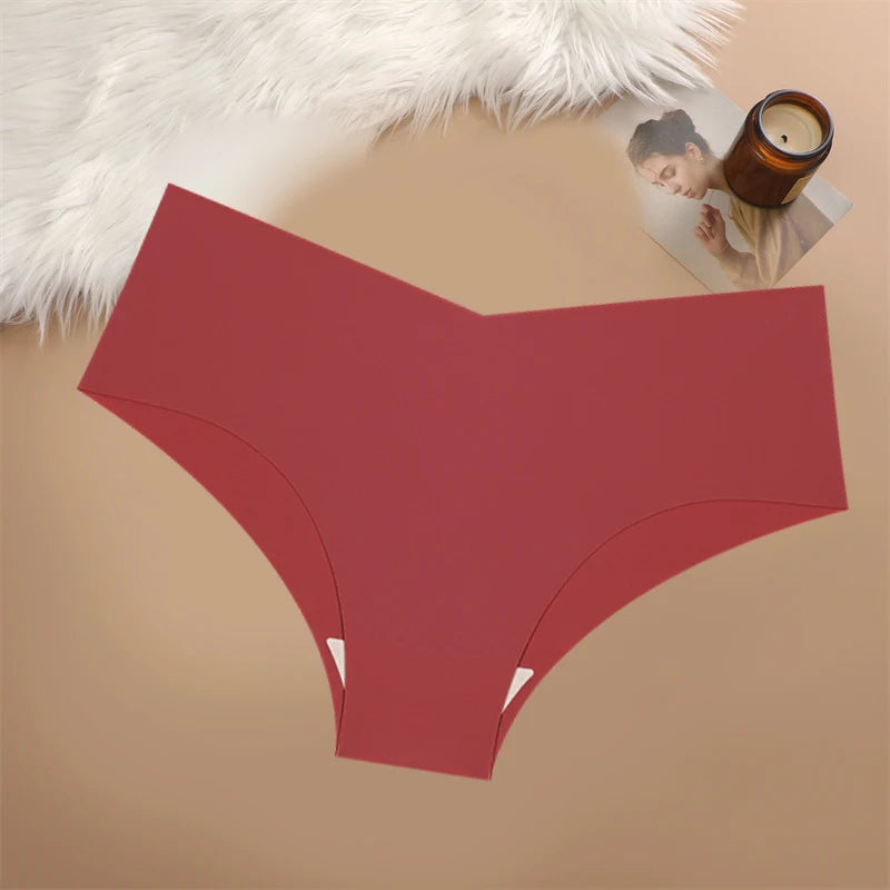 MAIRA'S COLLECTIONS FINETOO seamless V-waist panties in soft fabric, shown in natural color with smooth, comfortable fit.