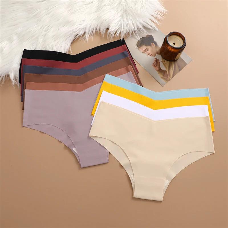 MAIRA'S COLLECTIONS FINETOO seamless V-waist panties in soft, stretchy fabric, shown in a neutral color.