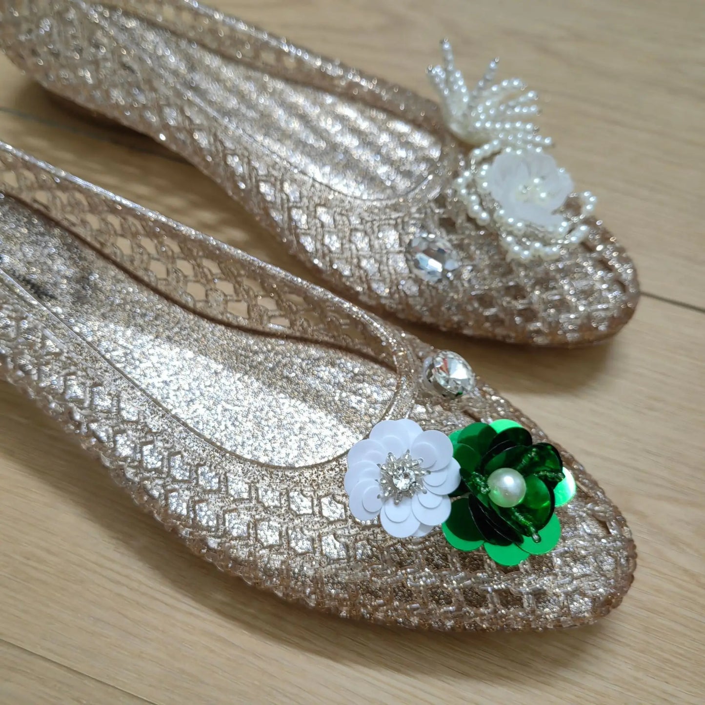 Women's crystal jelly flats with pointed toe design from MAIRA'S COLLECTIONS, perfect for summer sandal style.