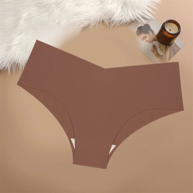 MAIRA'S COLLECTIONS FINETOO seamless V-waist panties in soft fabric, shown in a natural beige color.