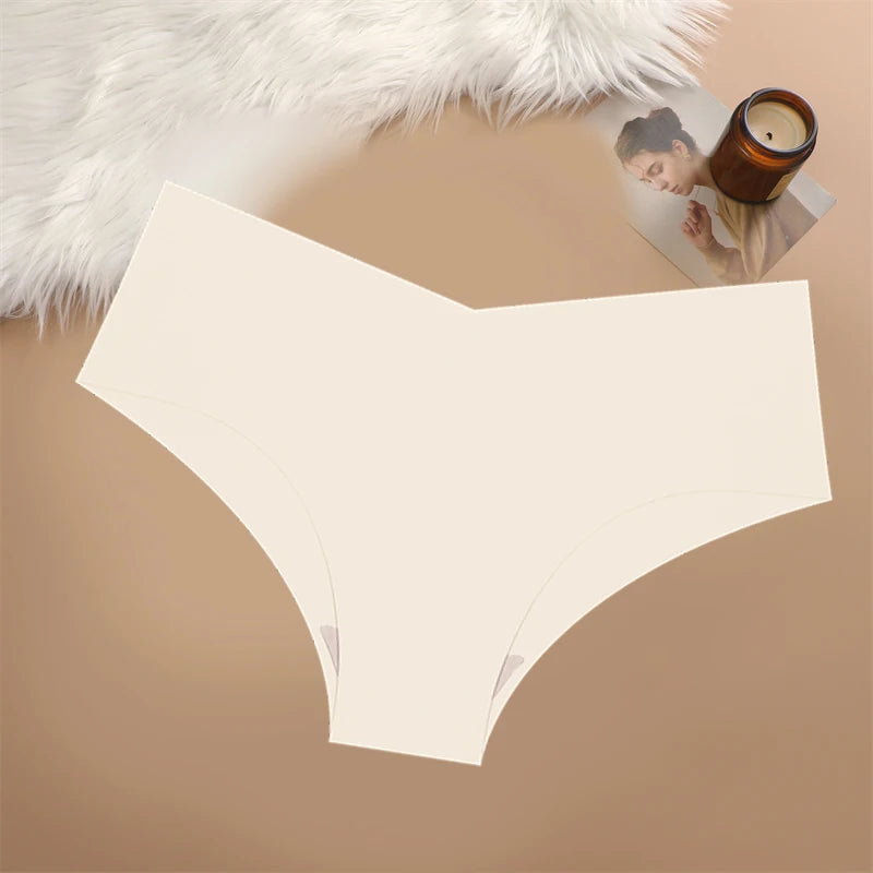 MAIRA'S COLLECTIONS FINETOO seamless V-waist panties in soft fabric, shown in a neutral color on a flat lay.